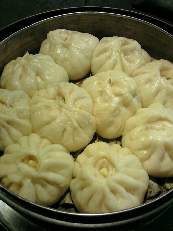 梅菜包子,世界杯之夜—梅菜猪肉包_华榕肥仔的美食_豆