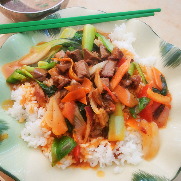 香辣牛肉盖饭