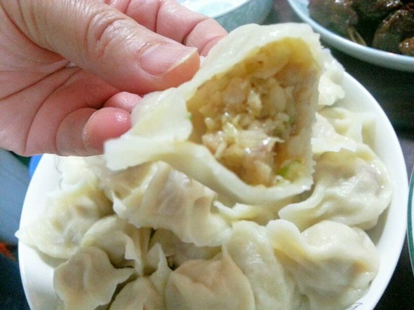 猪肉酸菜馅的饺子