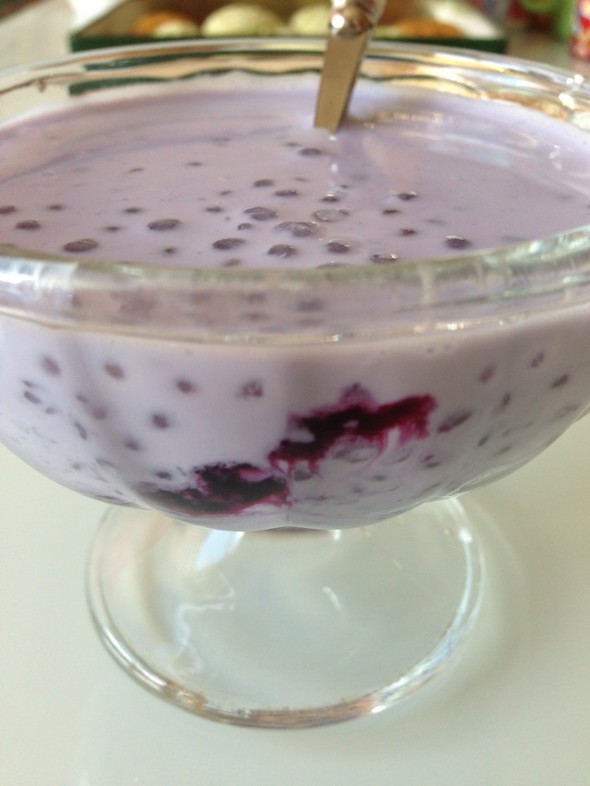 蓝莓牛奶西米露